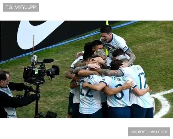 马丁内斯神勇扑救闪耀决赛，助球队力克强敌成功夺冠