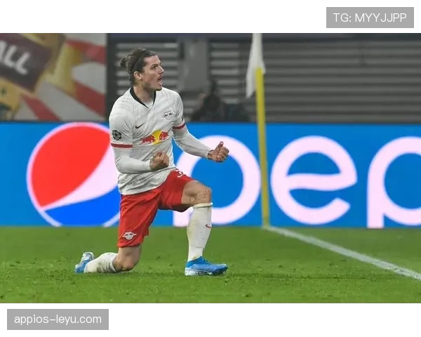 里昂边路发威强势逆转，攻防稳健展现冠军相