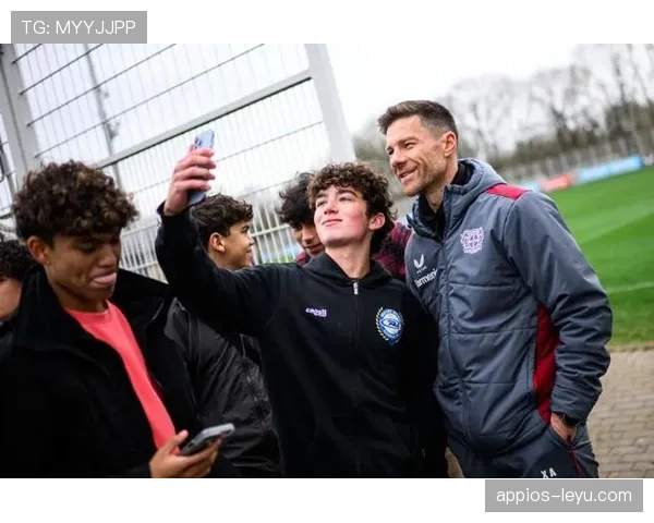 拜耳竞技场上演顽强逆转，球队状态回暖点燃德甲争冠希望