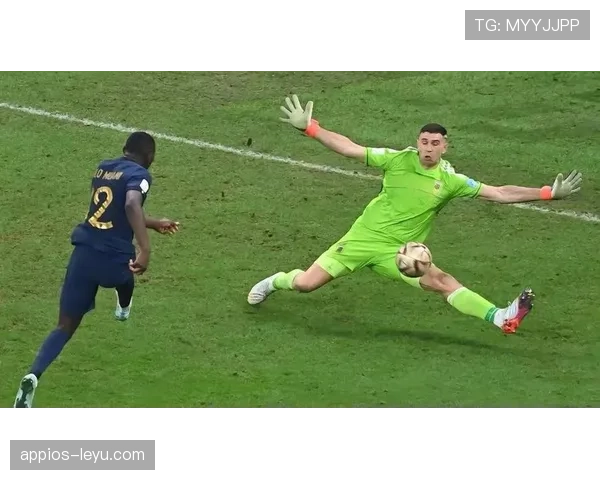 阿根廷队中路渗透战术持续升级，新打法引发足坛关注