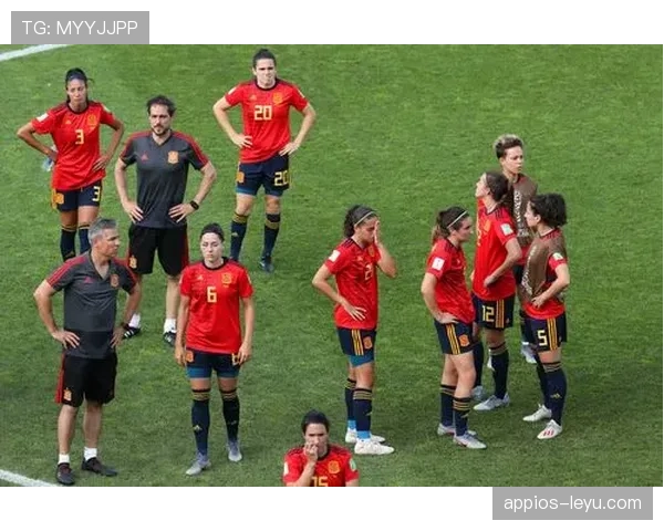 西班牙无锋阵战术掀起足球革命，全面提升球队整体竞争力