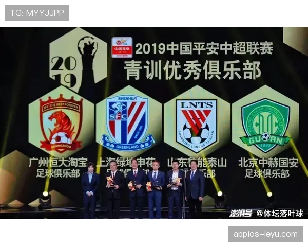 范戴克与拉莫斯：中卫出球重心由后置转向前置的结构分化